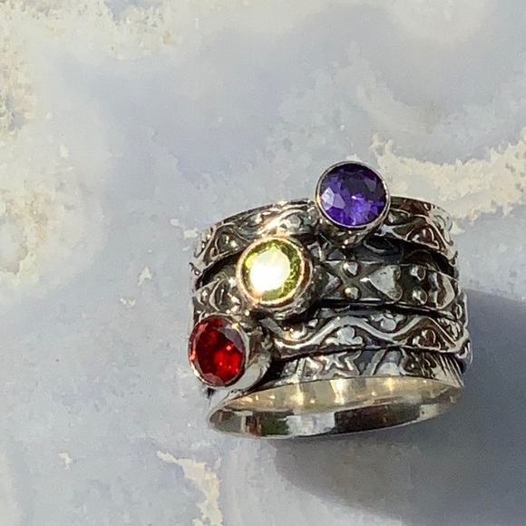BOUTIQUE AMETHYST, PERIDOT &GARNET 925 SILVER RING - Picture 2 of 13